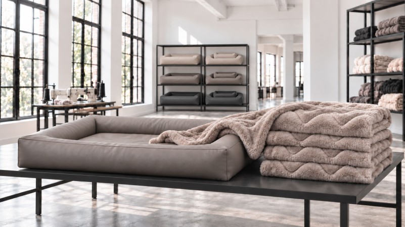 KUNSTLEDER BETT